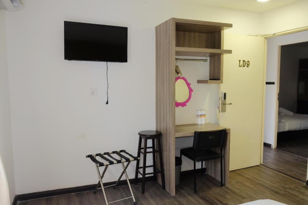 Natol Homestay - London Кучинг Экстерьер фото