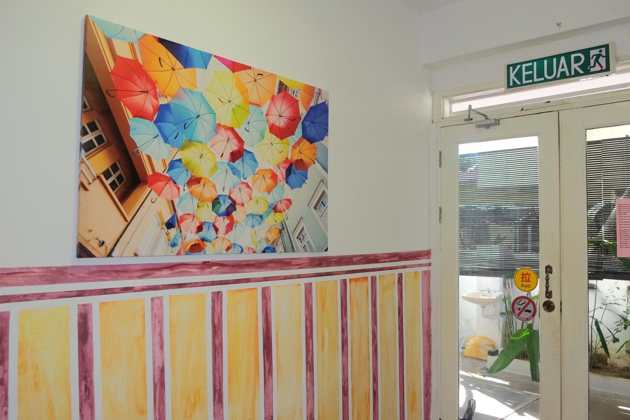 Natol Homestay - London Кучинг Экстерьер фото