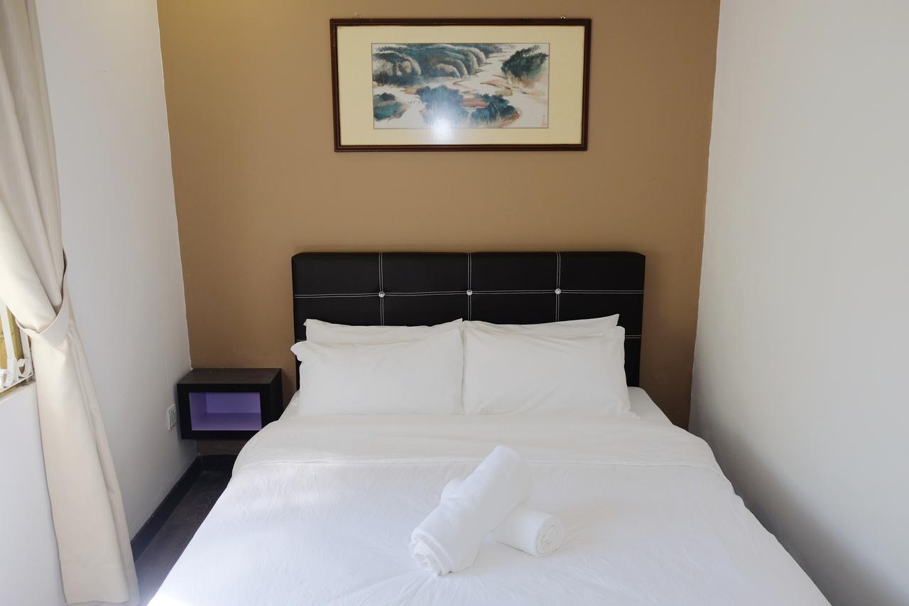 Natol Homestay - London Кучинг Экстерьер фото