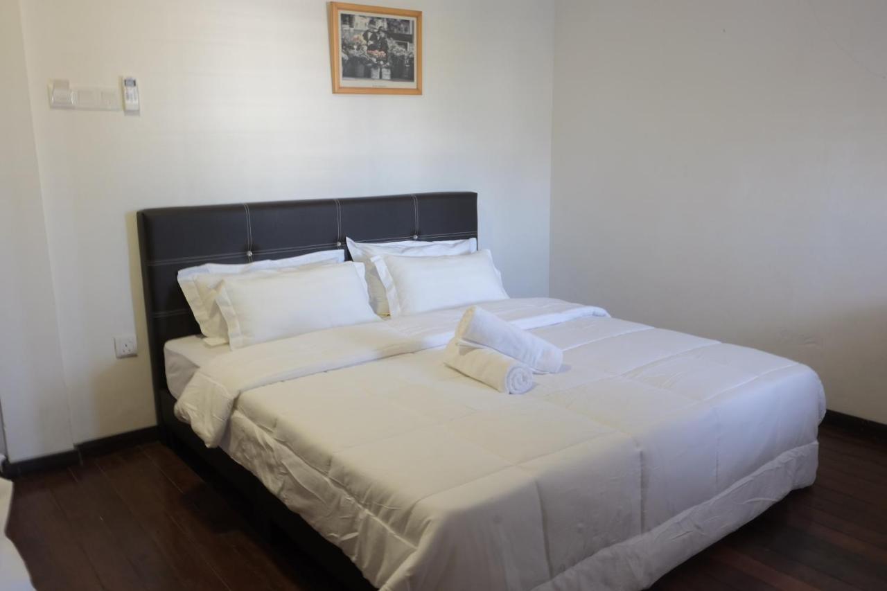 Natol Homestay - London Кучинг Экстерьер фото