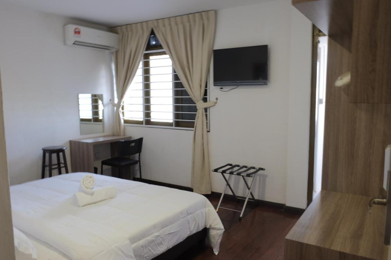 Natol Homestay - London Кучинг Экстерьер фото