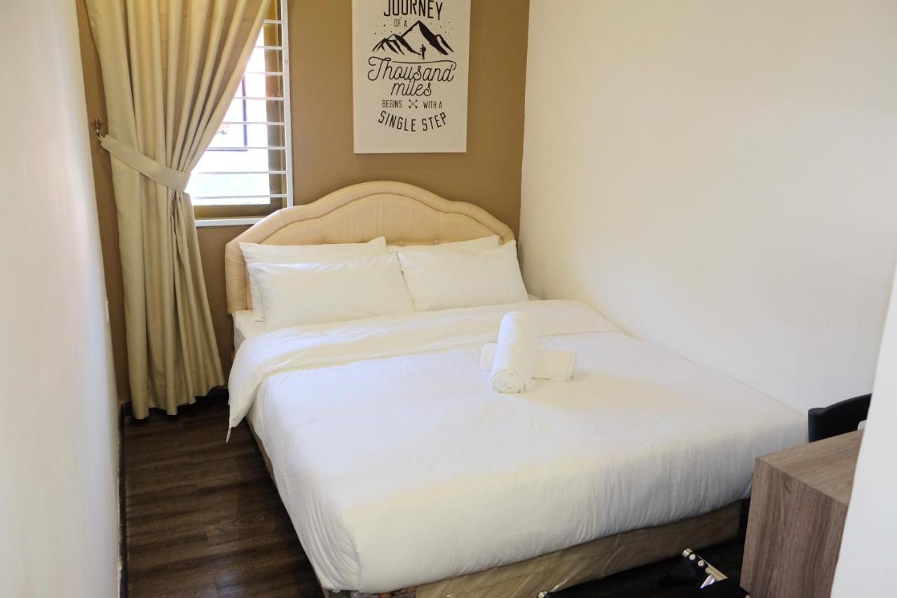 Natol Homestay - London Кучинг Экстерьер фото