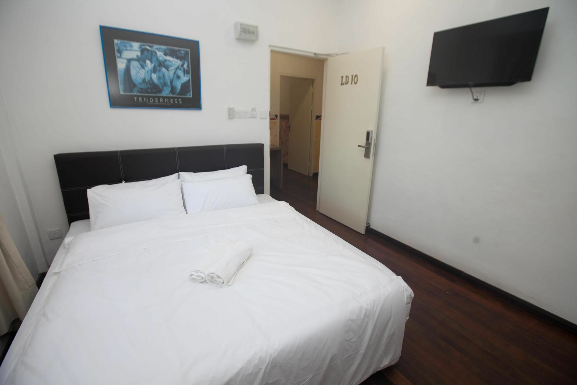 Natol Homestay - London Кучинг Экстерьер фото