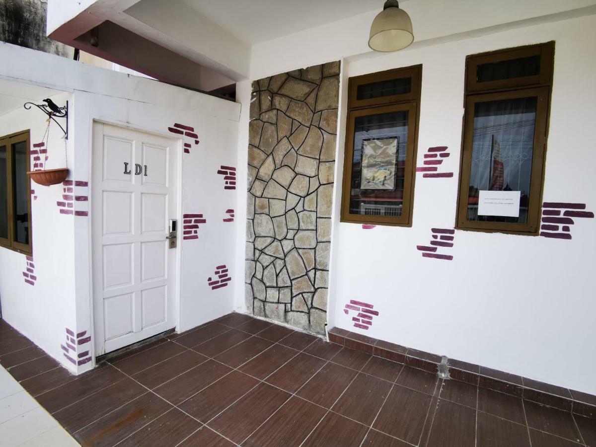 Natol Homestay - London Кучинг Экстерьер фото