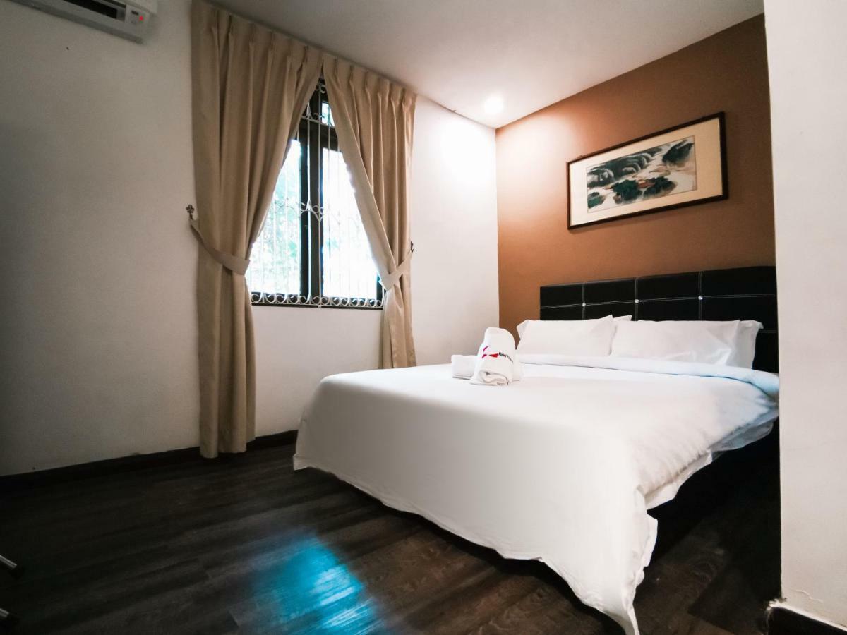 Natol Homestay - London Кучинг Экстерьер фото